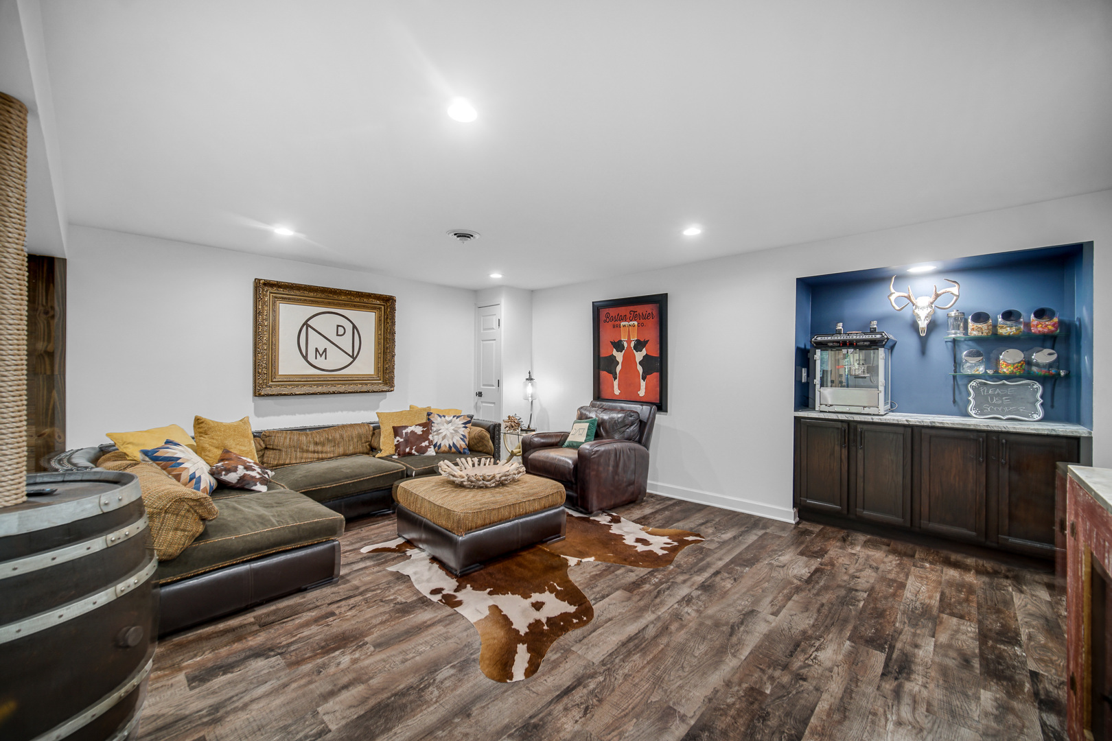 9209 Jasmine Way Fox River Grove, IL 60021 - Photo 26 of 37 a living room with furniture and view of kitchen