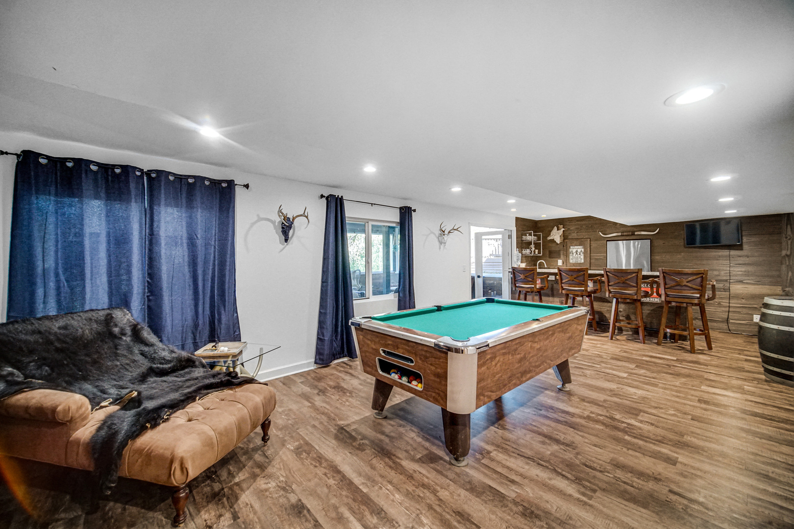 9209 Jasmine Way Fox River Grove, IL 60021 - Photo 34 of 37 a living room with furniture pool table and a wooden floor