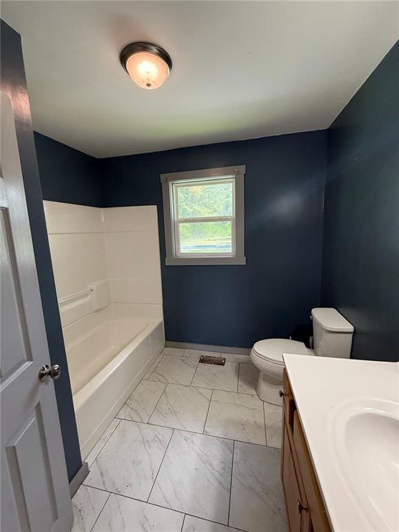 400 Bryant Road Summerville, GA 30747 - Photo 10 of 12 a bathroom with a sink a toilet and a tub
