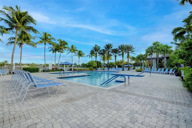 $443,900 | 9633 Sandpiper Lane, West Palm Beach, FL 33411