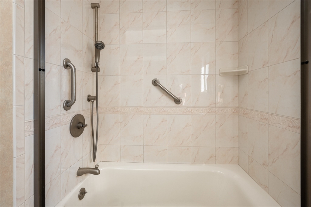 26 Arcadia Road Norwood, MA 02062 - Photo 22 of 41