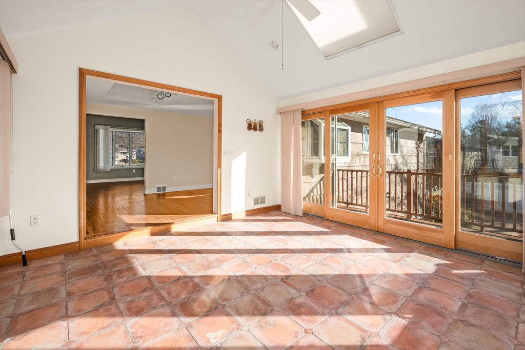 26 Arcadia Road Norwood, MA 02062 - Photo 9 of 41