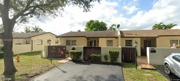 $2,500 | 13772 Kendale Lakes Drive, Unit 1, Miami, FL 33183