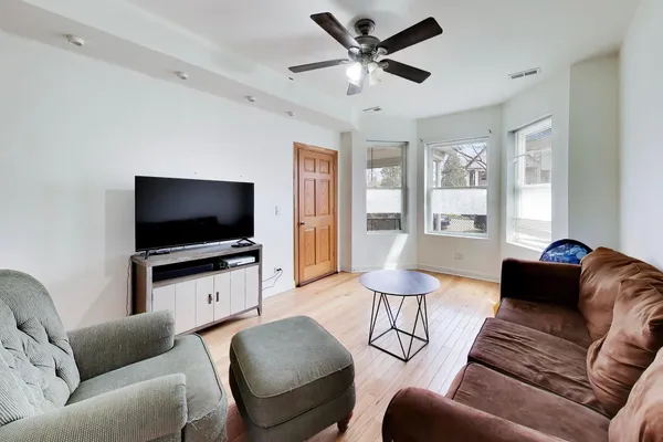 $549,900 | 3324 North Kostner Avenue, Chicago, IL 60641