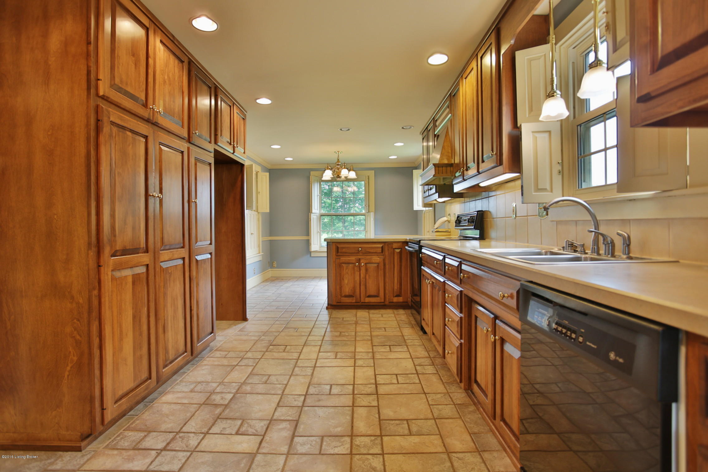 215 Evergreen Road Frankfort, KY 40601 - Photo 23 of 42 37