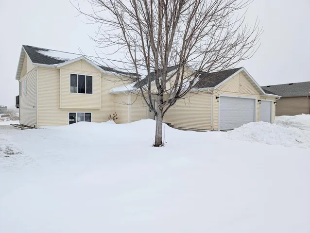 $370,000 | 1265 Goldenwood Drive, West Fargo, ND 58078