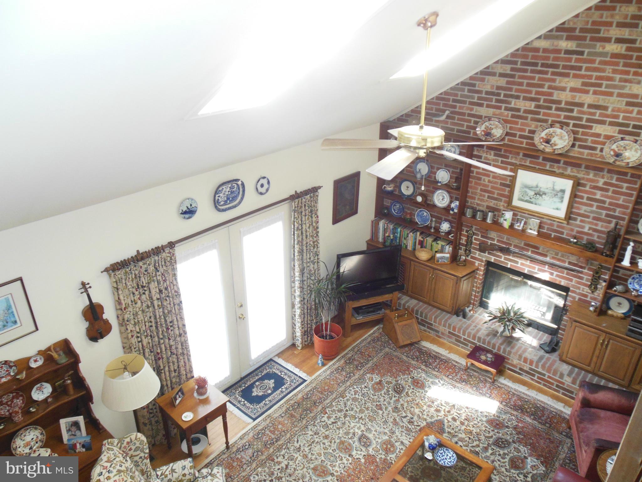 563 Laurel Court Riva, MD 21140 - Photo 14 of 30 a living room with furniture