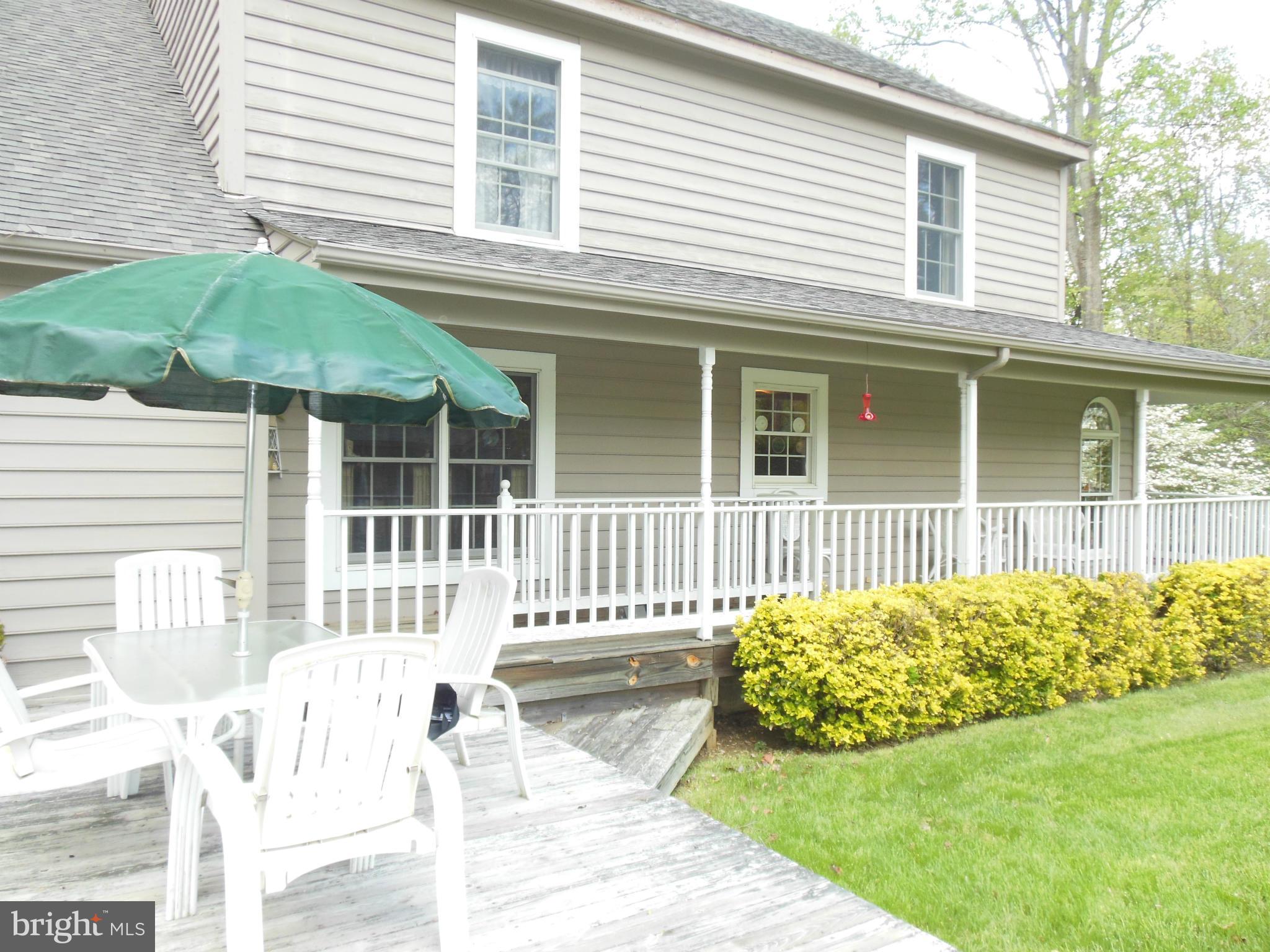 563 Laurel Court Riva, MD 21140 - Photo 4 of 30 a house view with a garden space