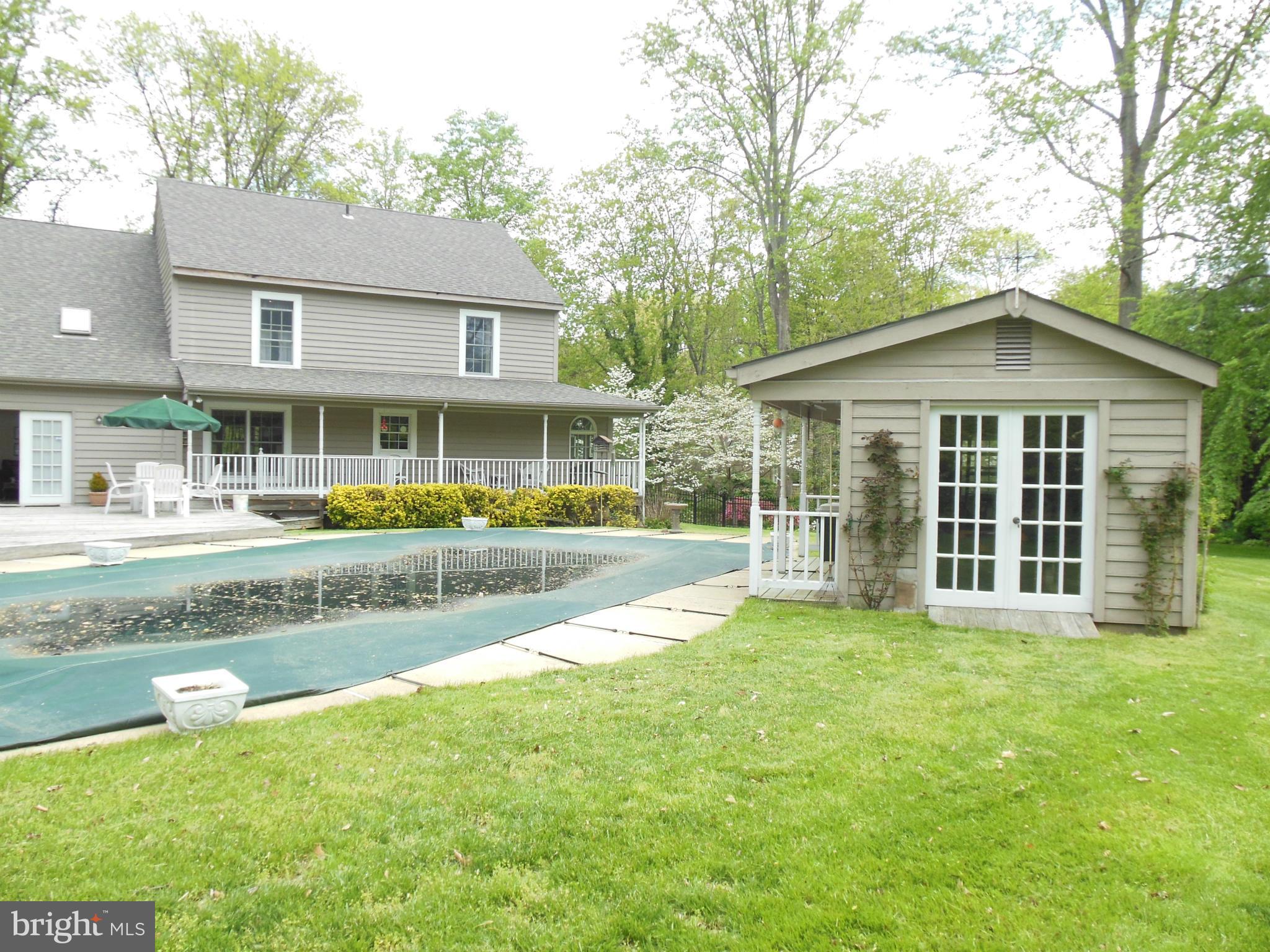 563 Laurel Court Riva, MD 21140 - Photo 6 of 30 a view of a house with a yard and sitting area