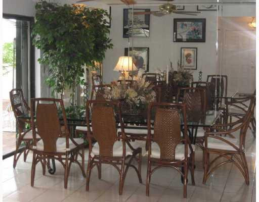 122 Laurel Road, Unit 122 Hollywood, FL 33021 - Photo 3 of 10 Dining Room