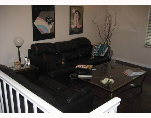 122 Laurel Road, Unit 122 Hollywood, FL 33021 - Photo 5 of 10 Den/Family/Great Room