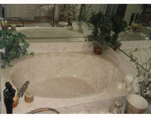 122 Laurel Road, Unit 122 Hollywood, FL 33021 - Photo 7 of 10 Master Bath/Spa