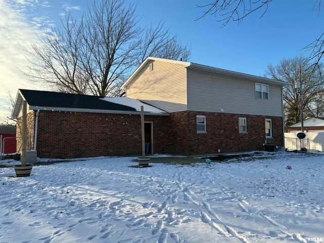 $335,000 | 1170 East 1330th Street, Quincy, IL 62305