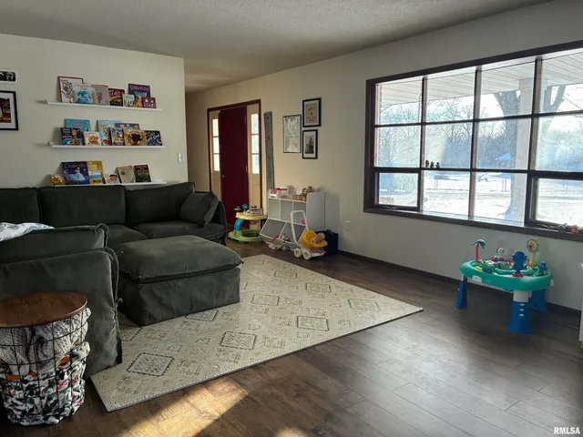 $335,000 | 1170 East 1330th Street, Quincy, IL 62305