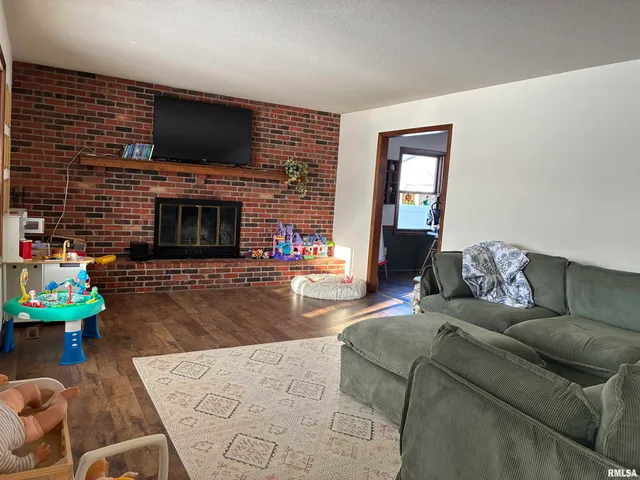 $325,000 | 1170 East 1330th Street, Quincy, IL 62305