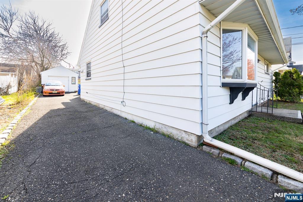 71 Hobart Avenue Rutherford, NJ 07070 - Photo 2 of 23