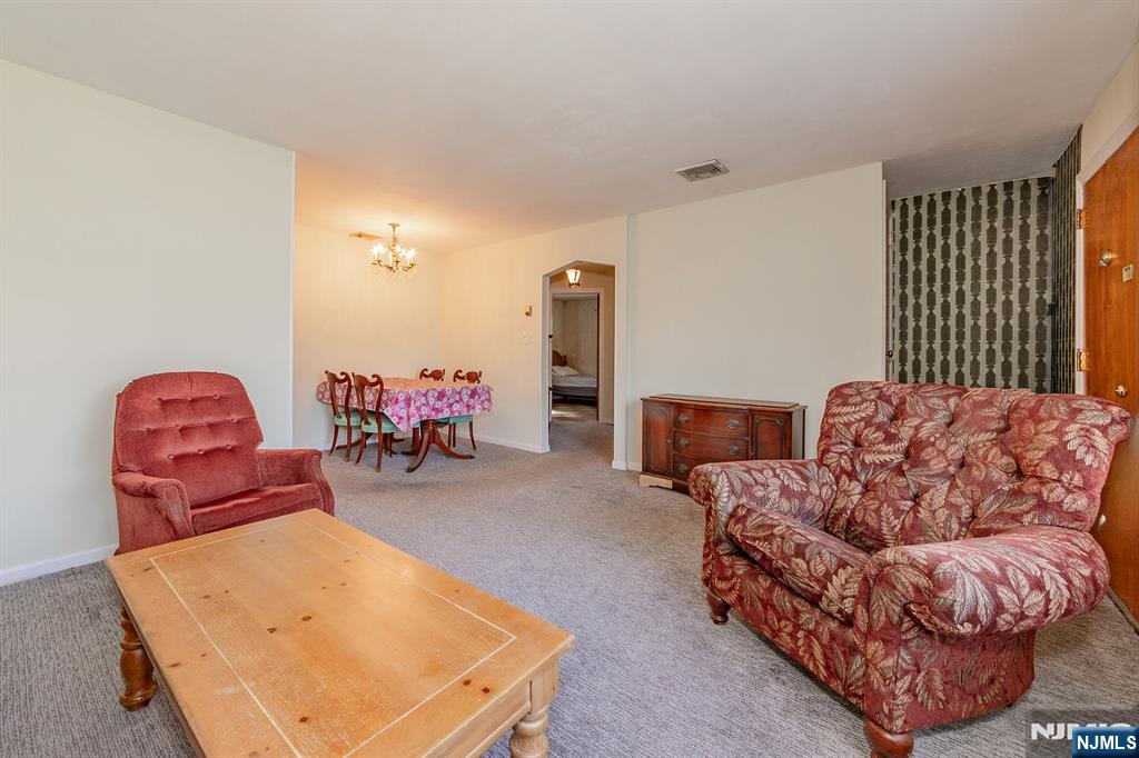 71 Hobart Avenue Rutherford, NJ 07070 - Photo 4 of 23