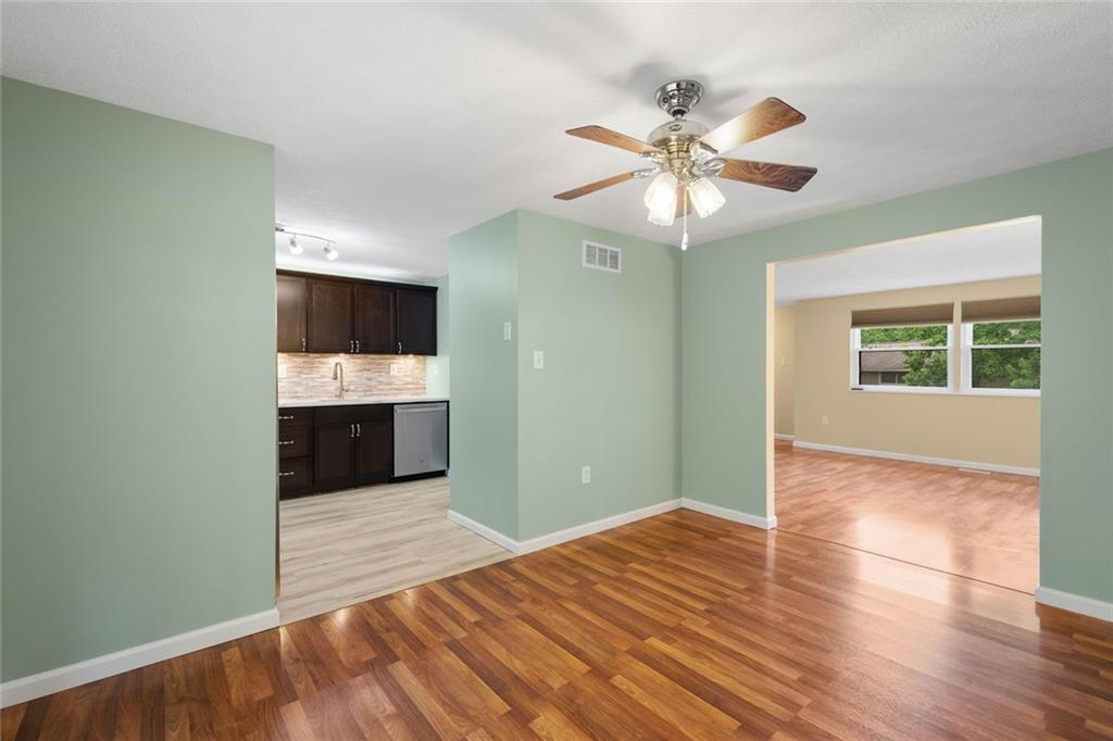 3125 Laurel Ridge Circle Bridgeville, PA 15017 - Photo 11 of 35