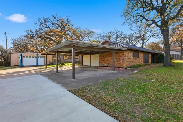 $425,000 | 105 Corral Drive North, Fort Worth, TX 76244