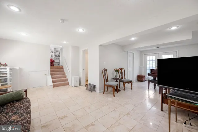 $620,000 | 5703 Oak Stake Court, Burke, VA 22015