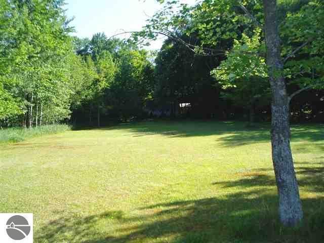 2701 Tonawanda Road Grawn, MI 49637 - Photo 21 of 23 1729742-20.JPG