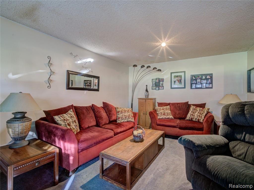 4387 South Genesee Road Grand Blanc, MI 48439 - Photo 16 of 25 DSC06975_6_7.jpg