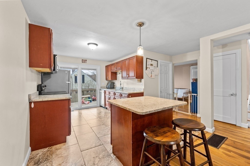 7 Conger Road Worcester, MA 01602 - Photo 9 of 29 Gallery Image 9