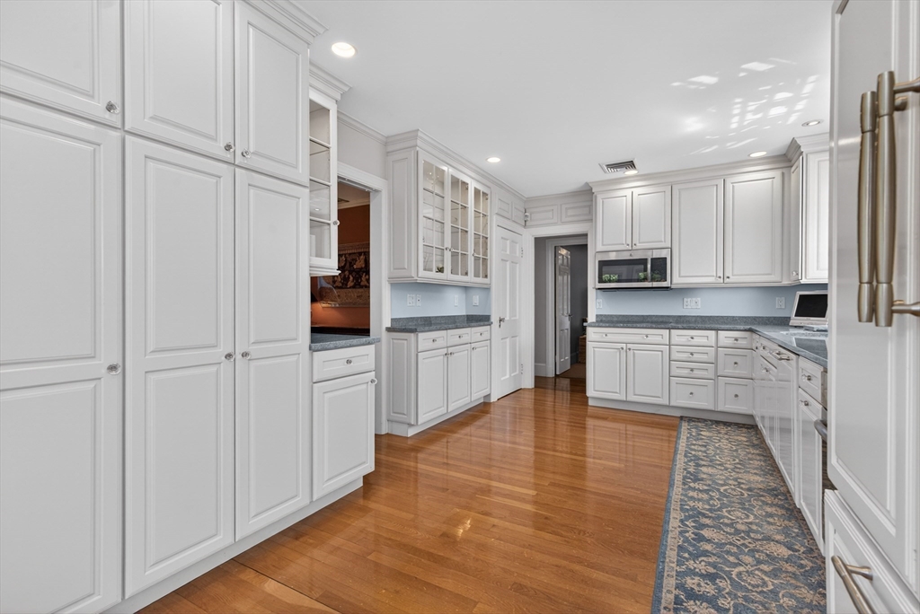 16 Lancaster Road Newton, MA 02458 - Photo 9 of 24