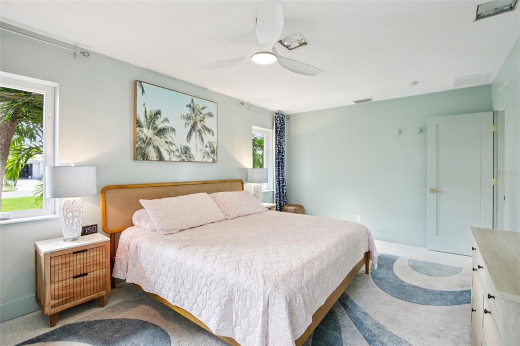 613 Buttonwood Drive Longboat Key, FL 34228 - Photo 12 of 48