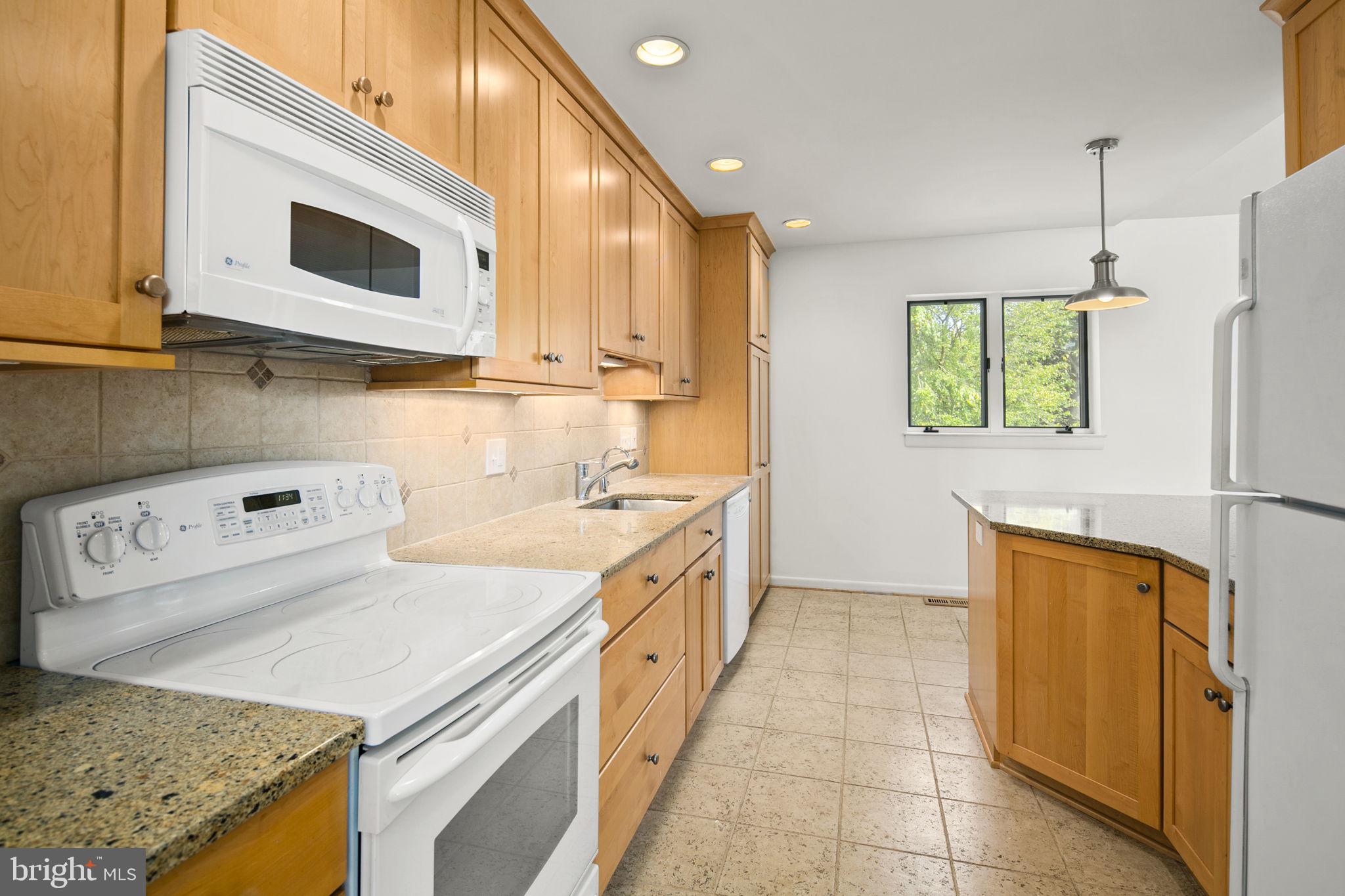 8716 Center Road Springfield, VA 22152 - Photo 18 of 43