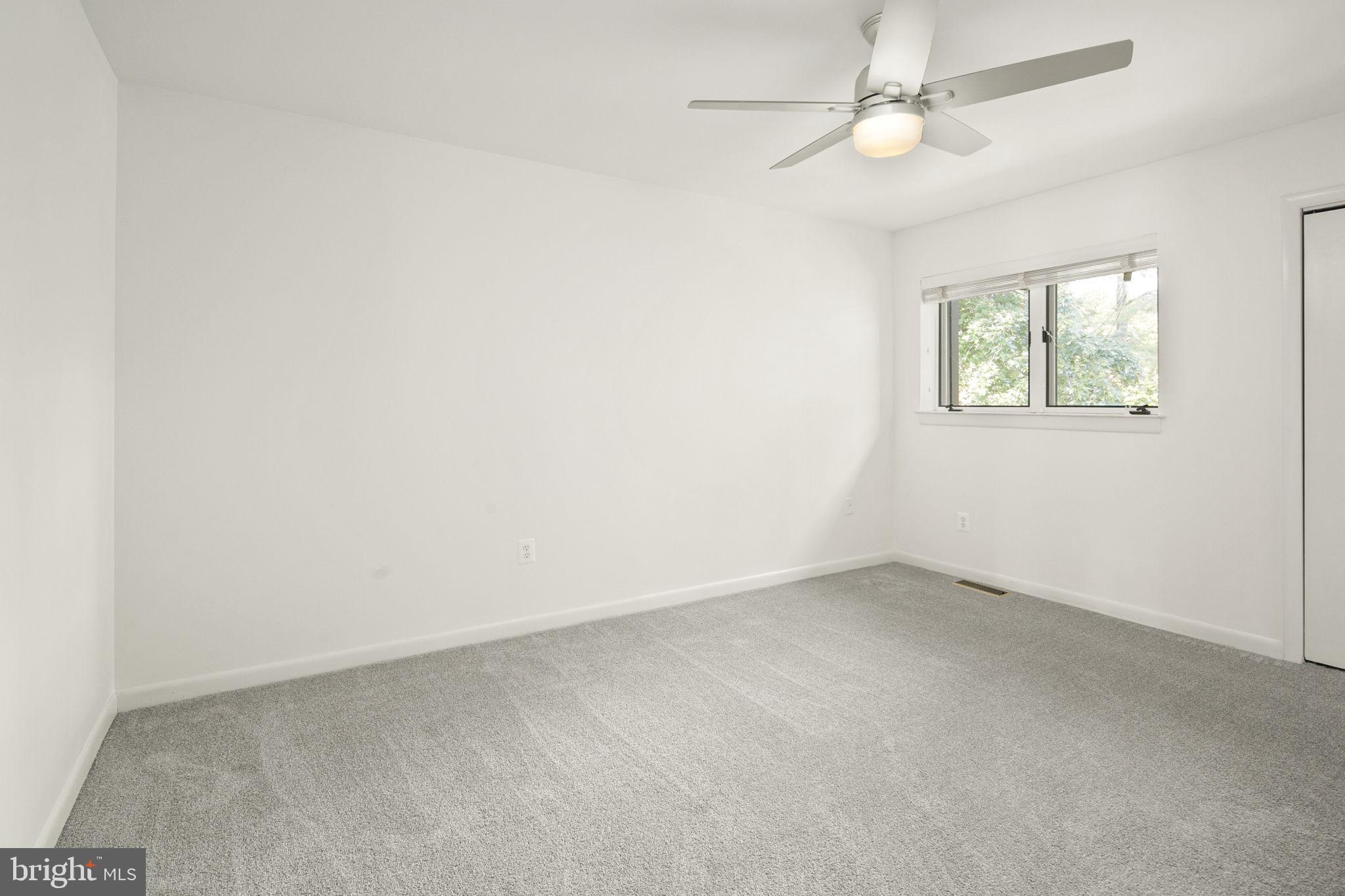 8716 Center Road Springfield, VA 22152 - Photo 20 of 43 Owner's Suite