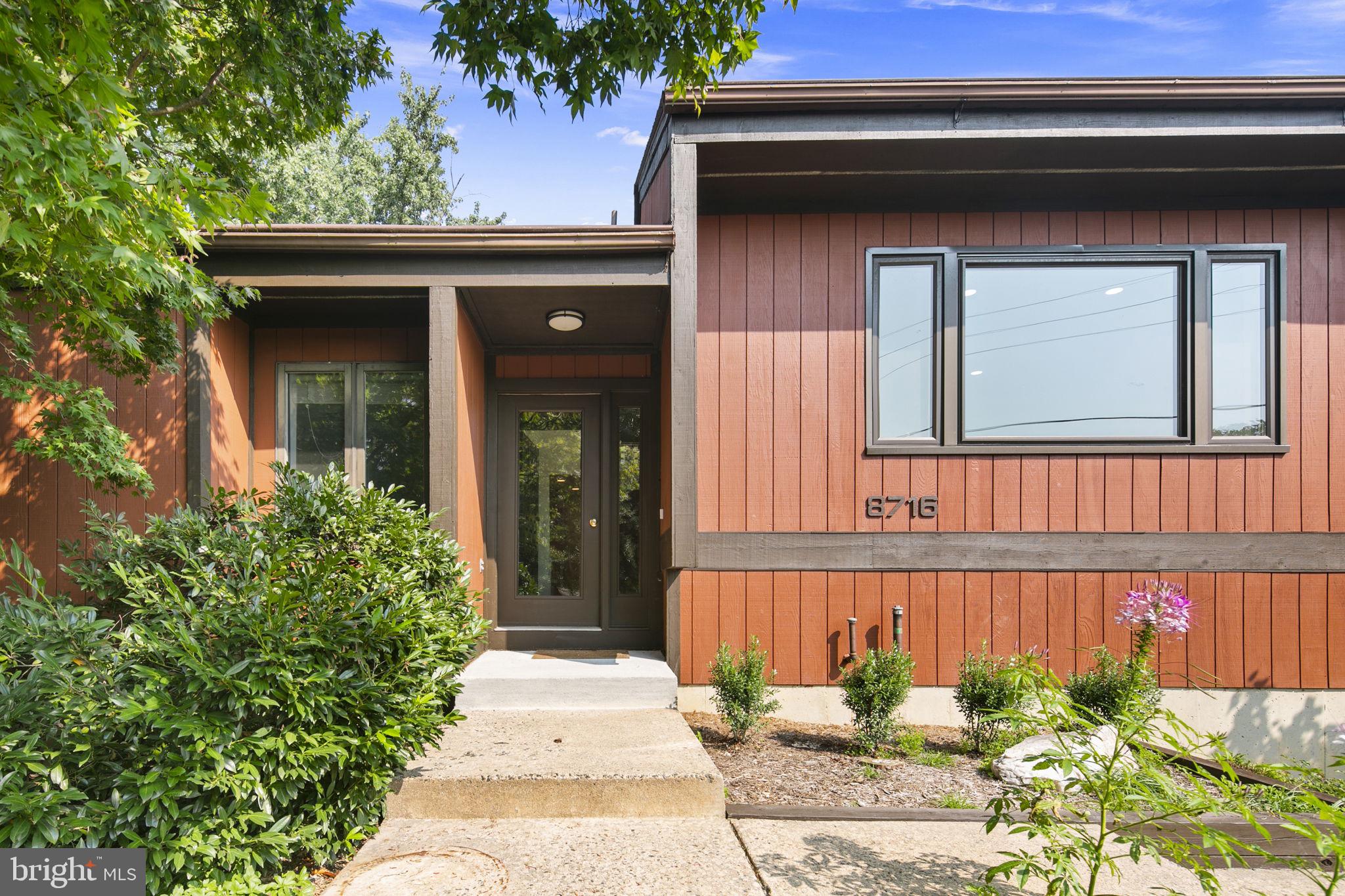 8716 Center Road Springfield, VA 22152 - Photo 2 of 43