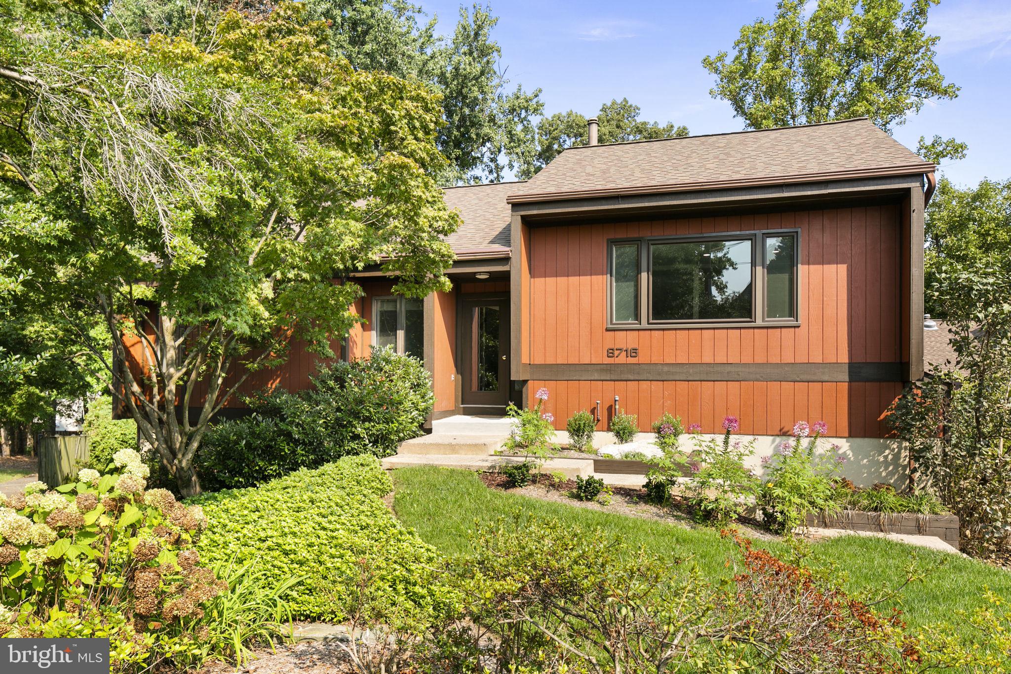 8716 Center Road Springfield, VA 22152 - Photo 3 of 43