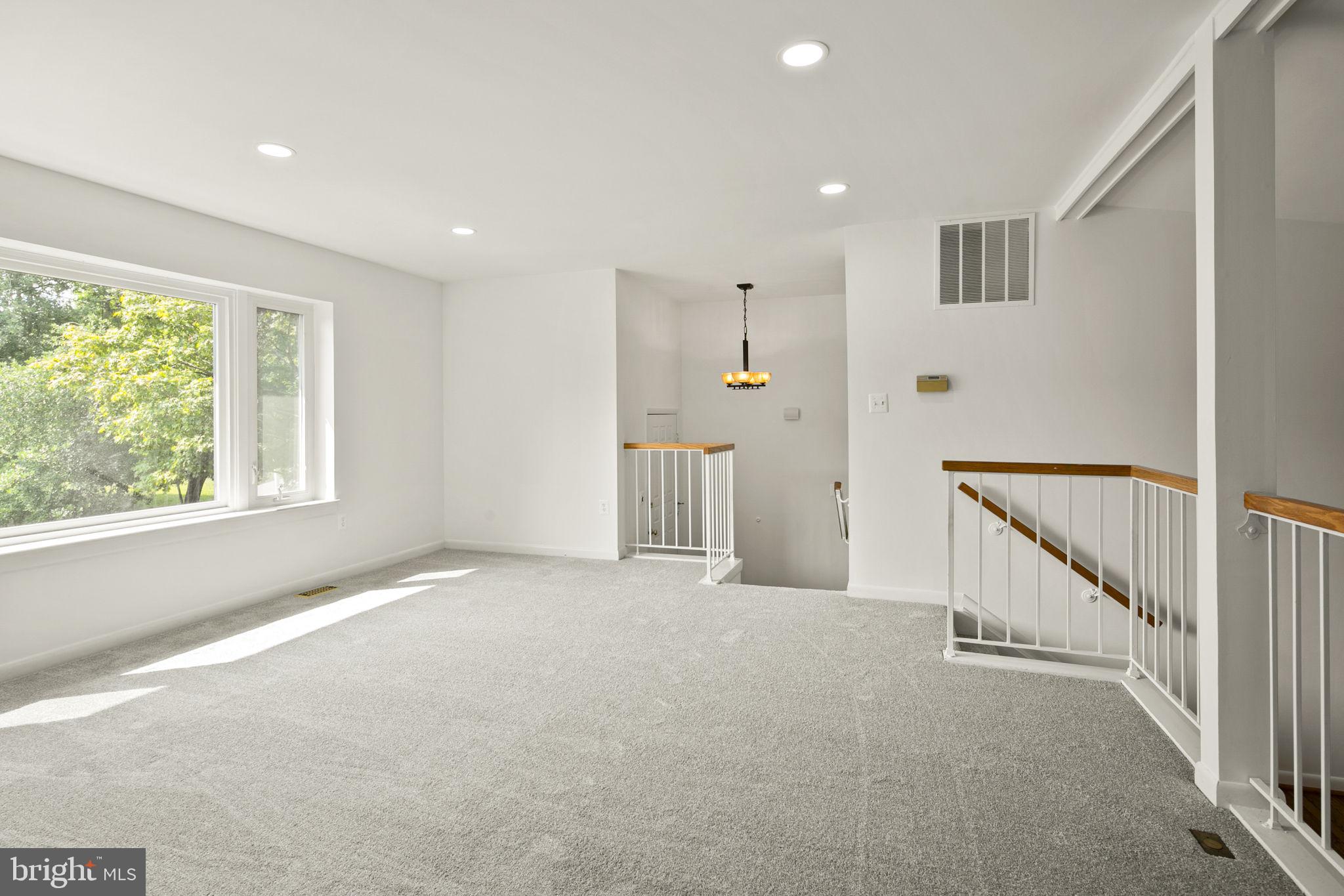 8716 Center Road Springfield, VA 22152 - Photo 8 of 43