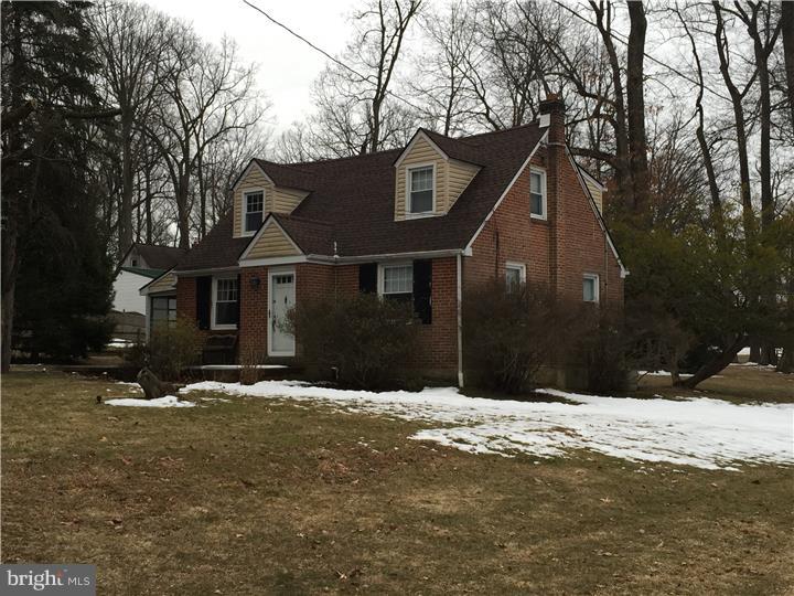 226 Brae Bourn Road Huntingdon Valley, PA 19006 - Photo 3 of 25 Gallery Image 3