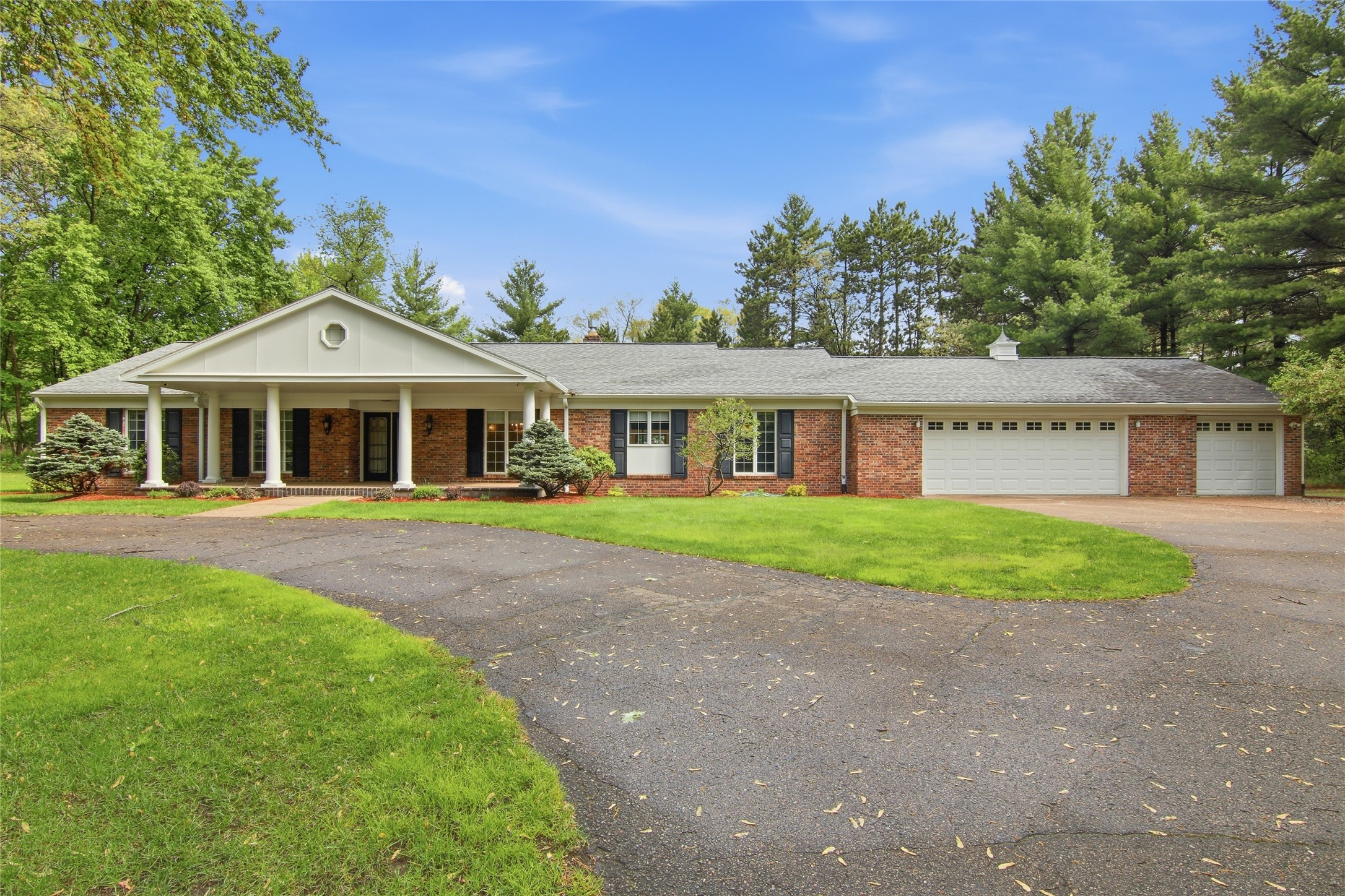 3750 Rimridge Road Eau Claire, WI 54701 - Photo 1 of 39