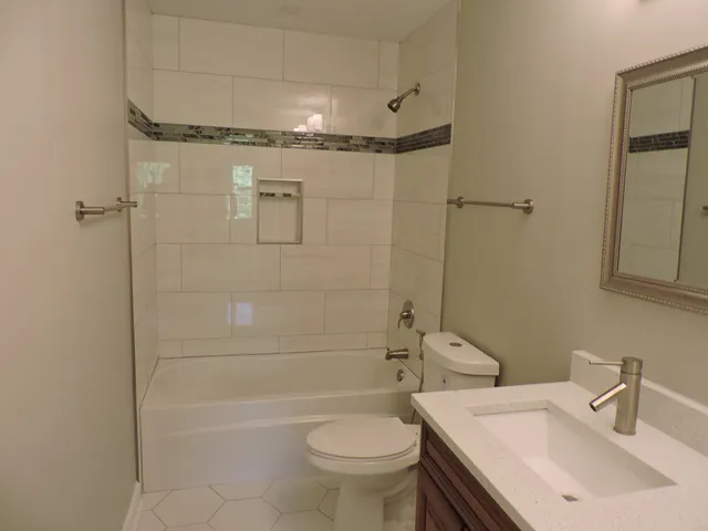 $399,900 | 407 Beechwood Drive, Westmont, IL 60559