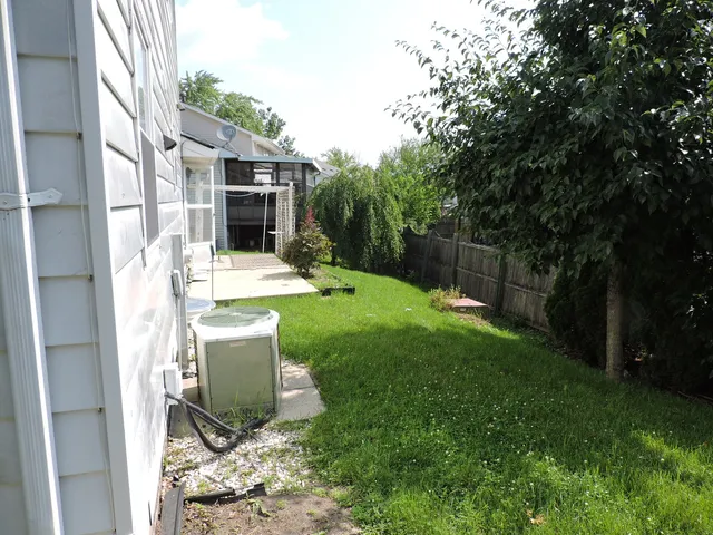 $399,900 | 407 Beechwood Drive, Westmont, IL 60559