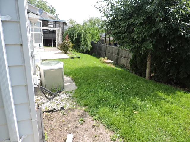 $399,900 | 407 Beechwood Drive, Westmont, IL 60559