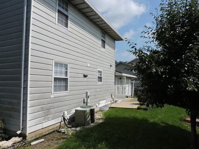 $399,900 | 407 Beechwood Drive, Westmont, IL 60559