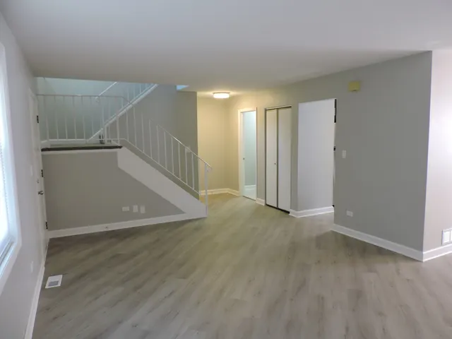 $399,900 | 407 Beechwood Drive, Westmont, IL 60559