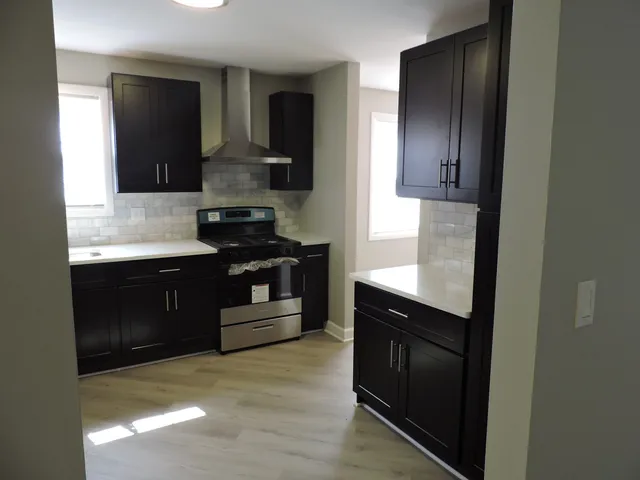 $399,900 | 407 Beechwood Drive, Westmont, IL 60559