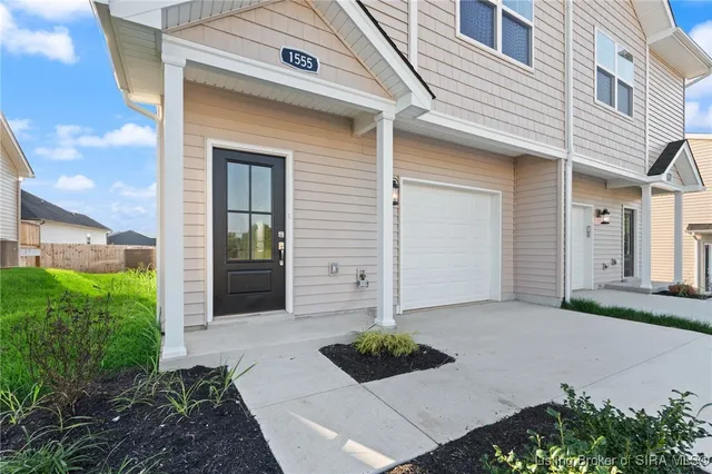 $224,900 | 1555 Cypress Cove Northwest, Corydon, IN 47112