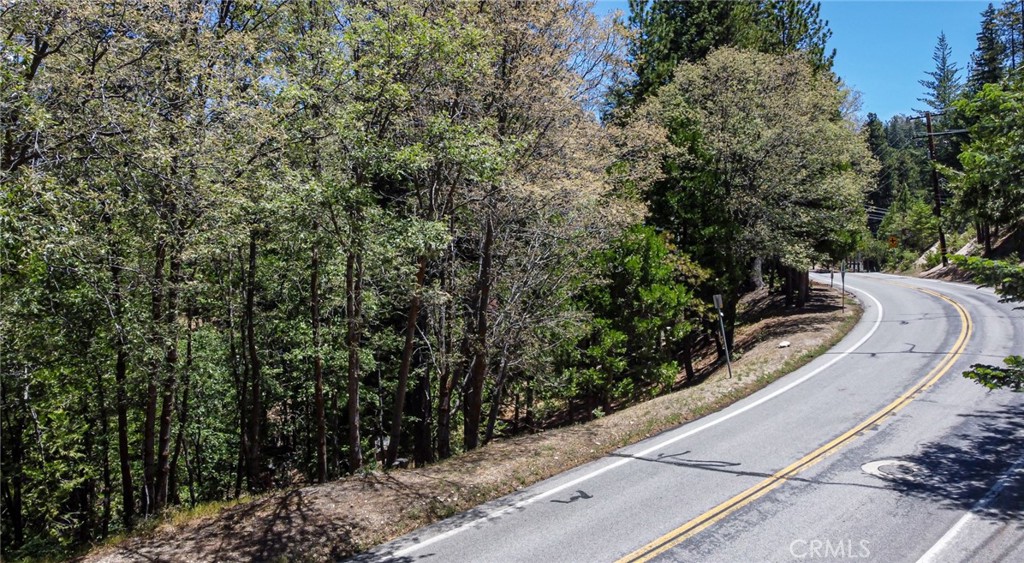 180 Grass Valley Road, Unit 5 Lake Arrowhead, CA 92352 - Photo 4 of 12 a view of a pathway with a park
