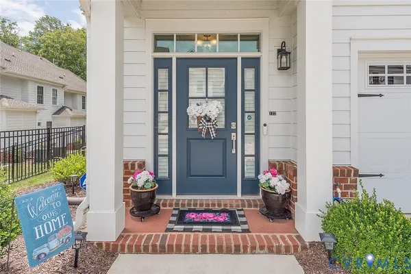a view of outdoor space yard and patio
