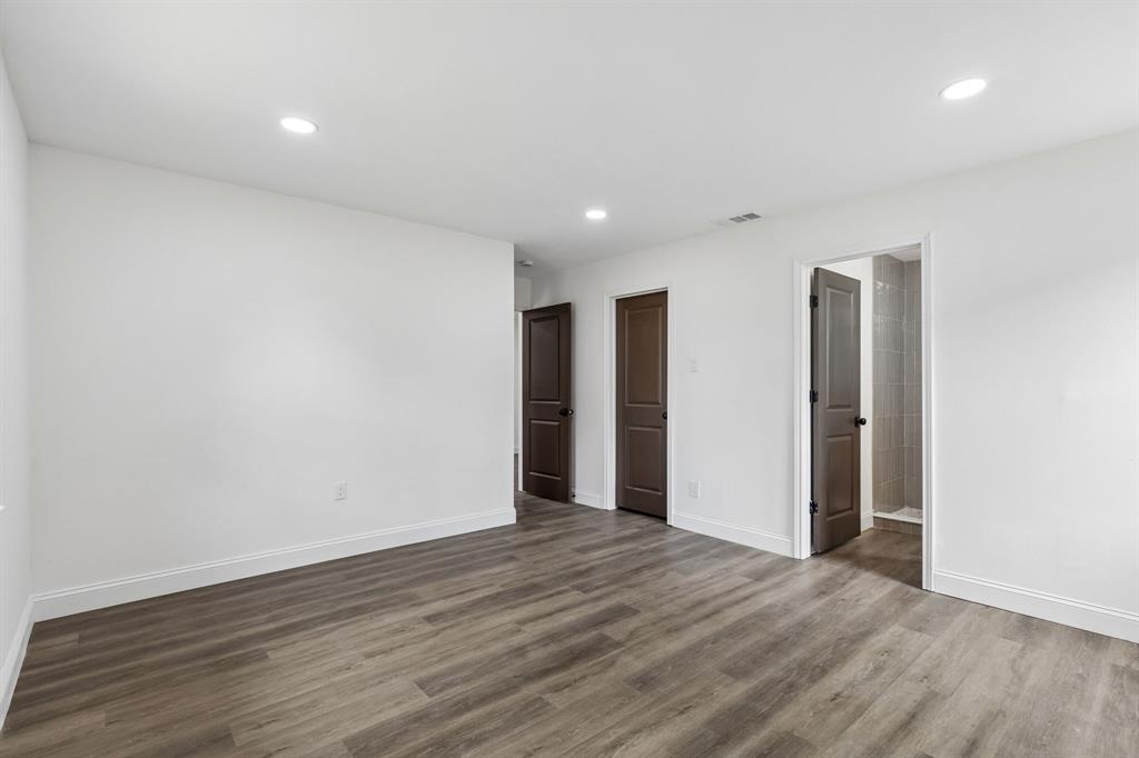8711 Hackney Lane Dallas, TX 75238 - Photo 20 of 39 Gallery Image 20