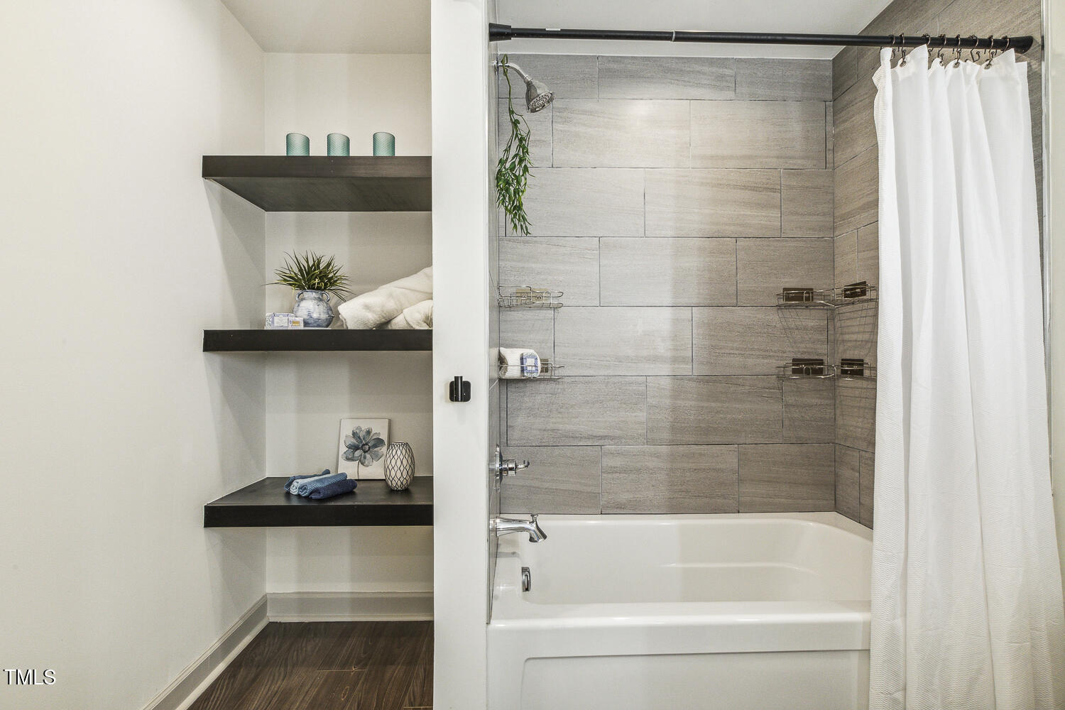 5402 Goldenglow Way Raleigh, NC 27606 - Photo 27 of 44 027
