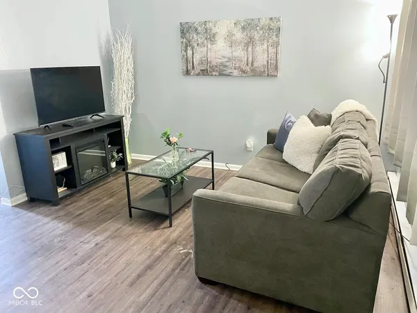 $125 | 9 East 225 North, Shelbyville, IN 46176