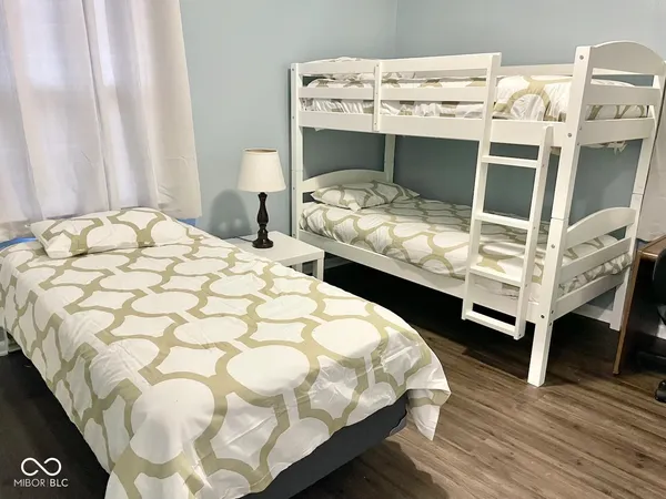 $125 | 9 East 225 North, Shelbyville, IN 46176