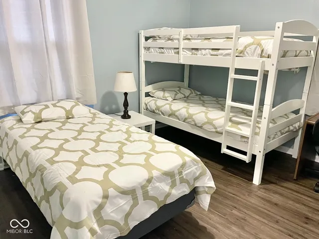 $125 | 9 East 225 North, Shelbyville, IN 46176